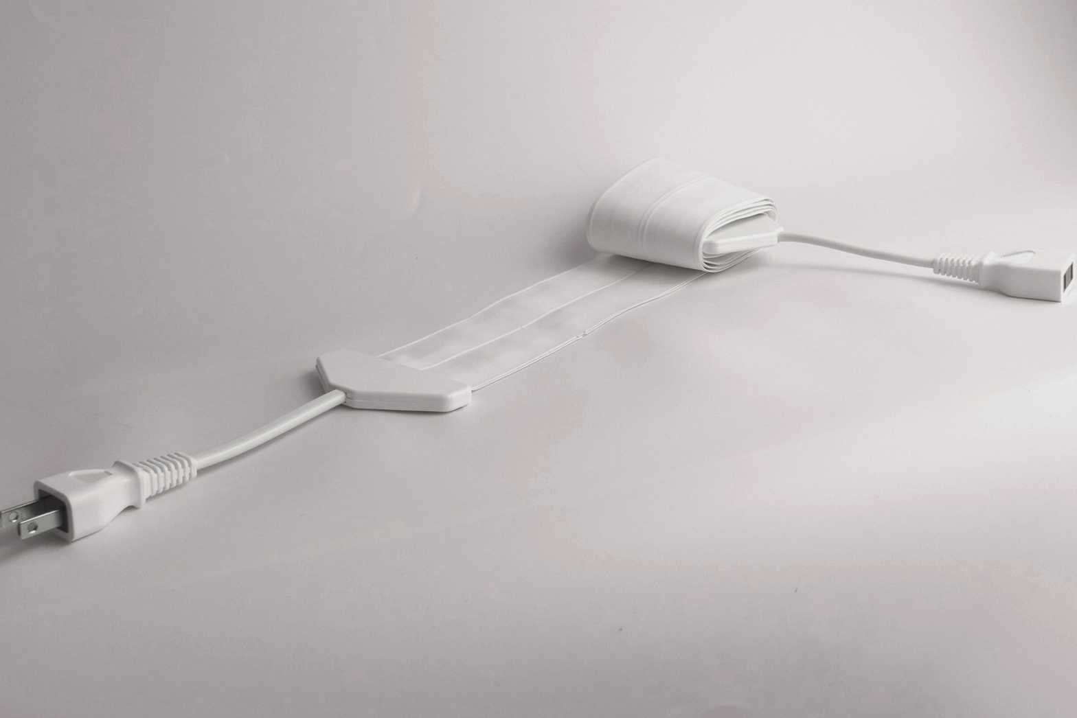 white flat extension cord